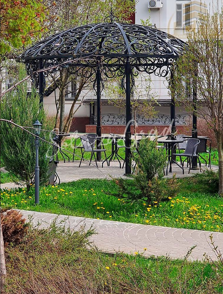 Кованые изделия в храме Покрова Пресвятой Богородицы